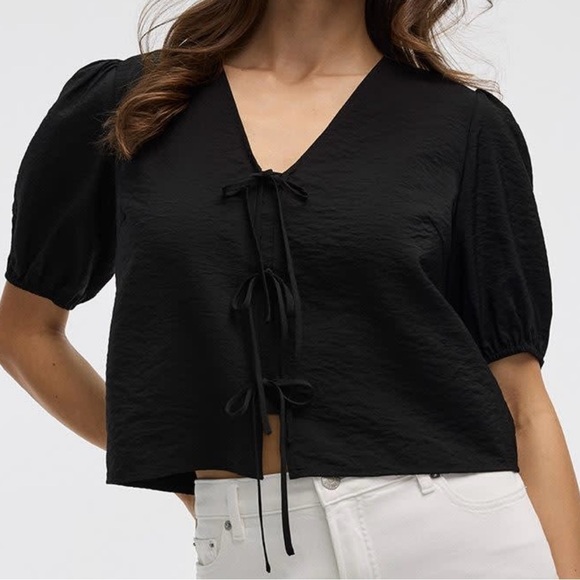 Reitmans Tops - Reitmans Black Puff Sleeve Tie-Front Blouse NWT